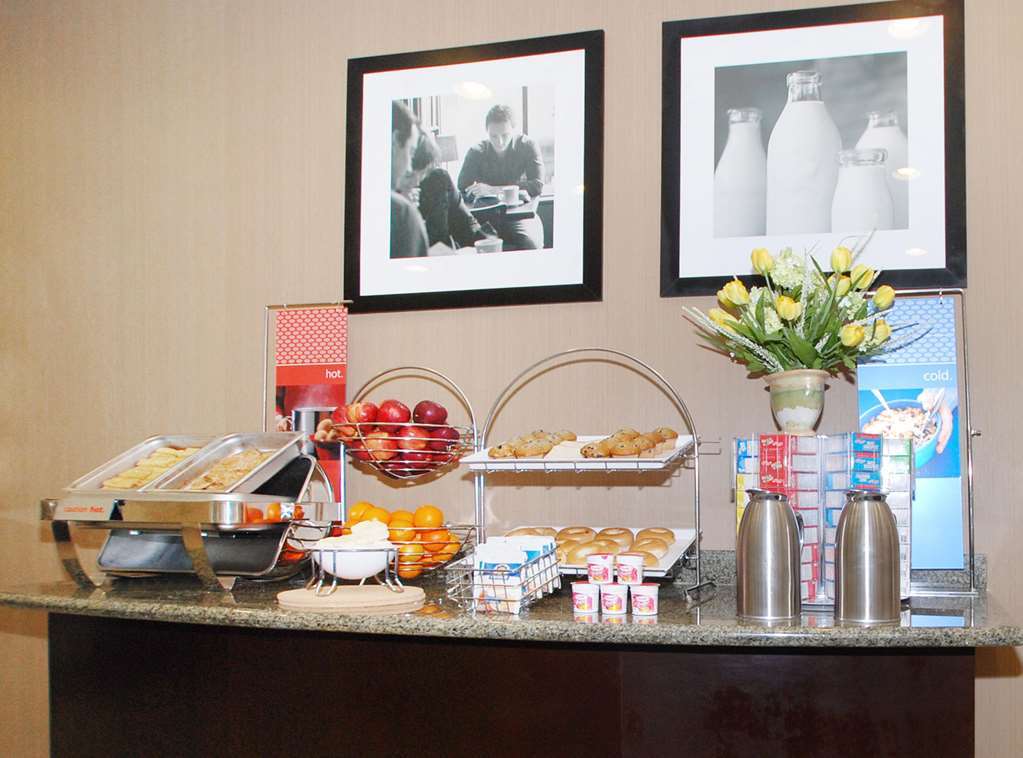 Hampton Inn & Suites Childress Restoran fotoğraf